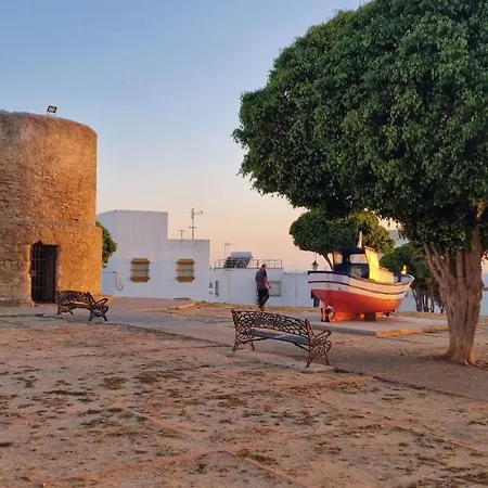 Casa Duplex En Conil A 300 M De La Playa. *